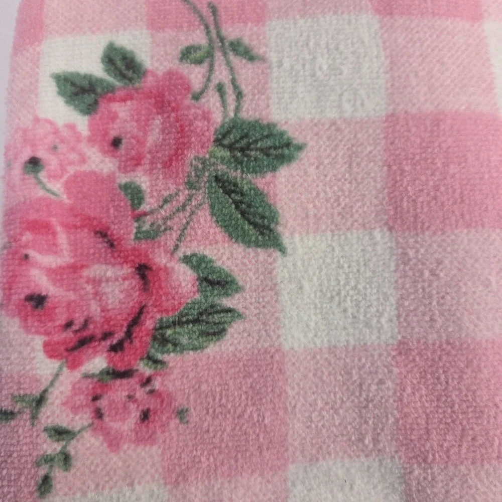 Betsey Johnson Bath Towel Pink White Gingham Floral Roses 28 x 52 Inch New